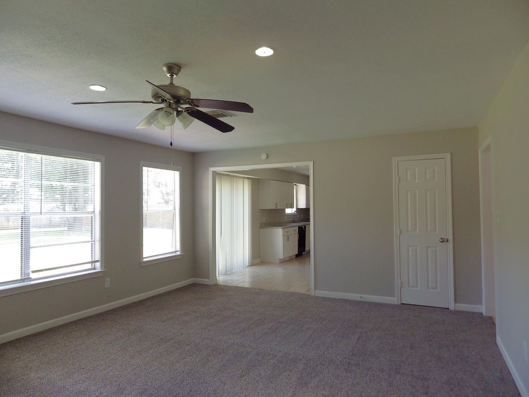 Empty room, Interior, Kitchen, Recessed Lighting