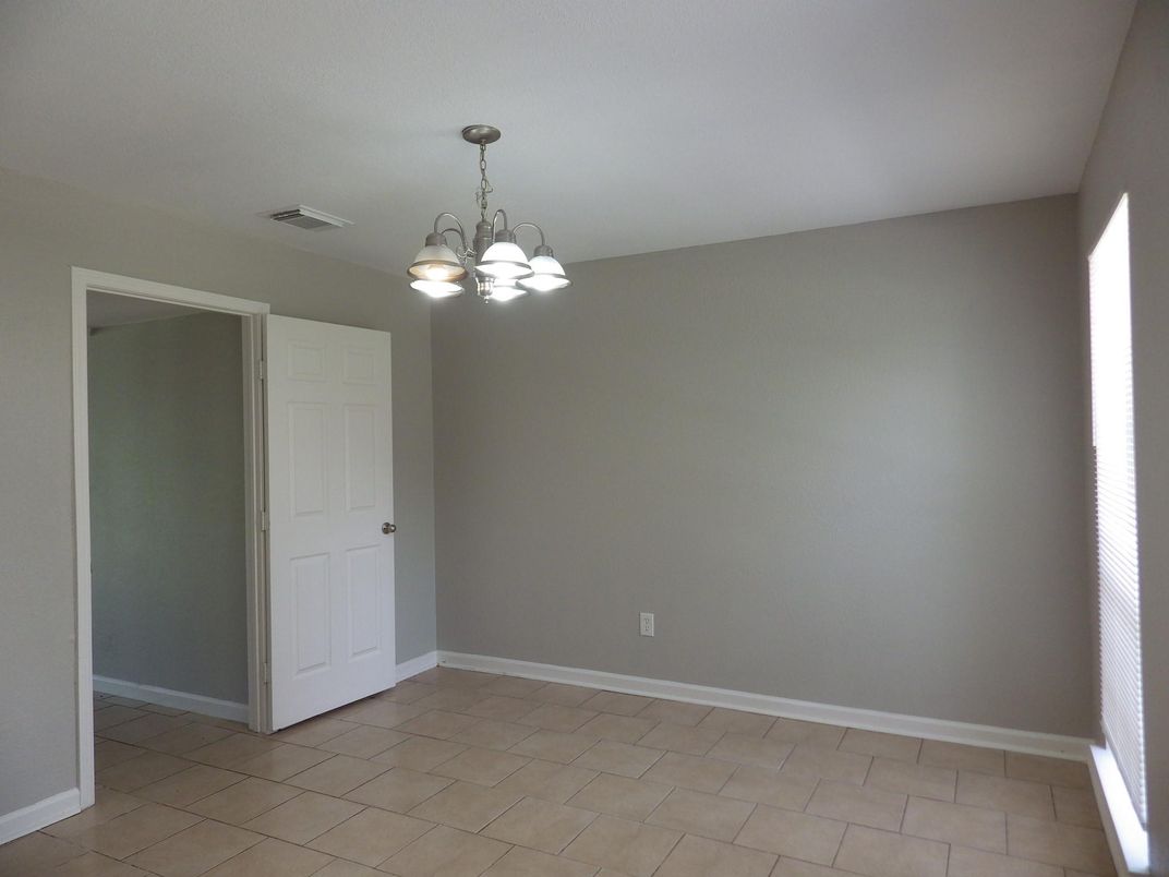 Chandelier, Empty room, Interior, Pendant Lights