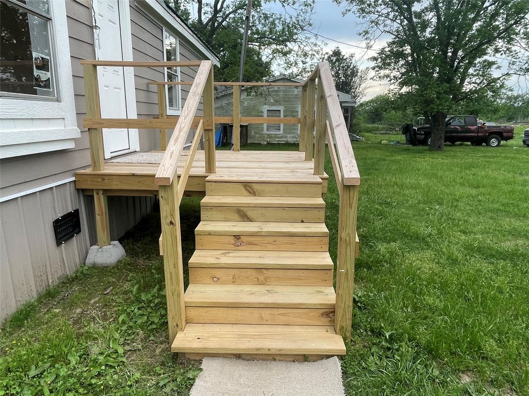 Backyard, Exterior