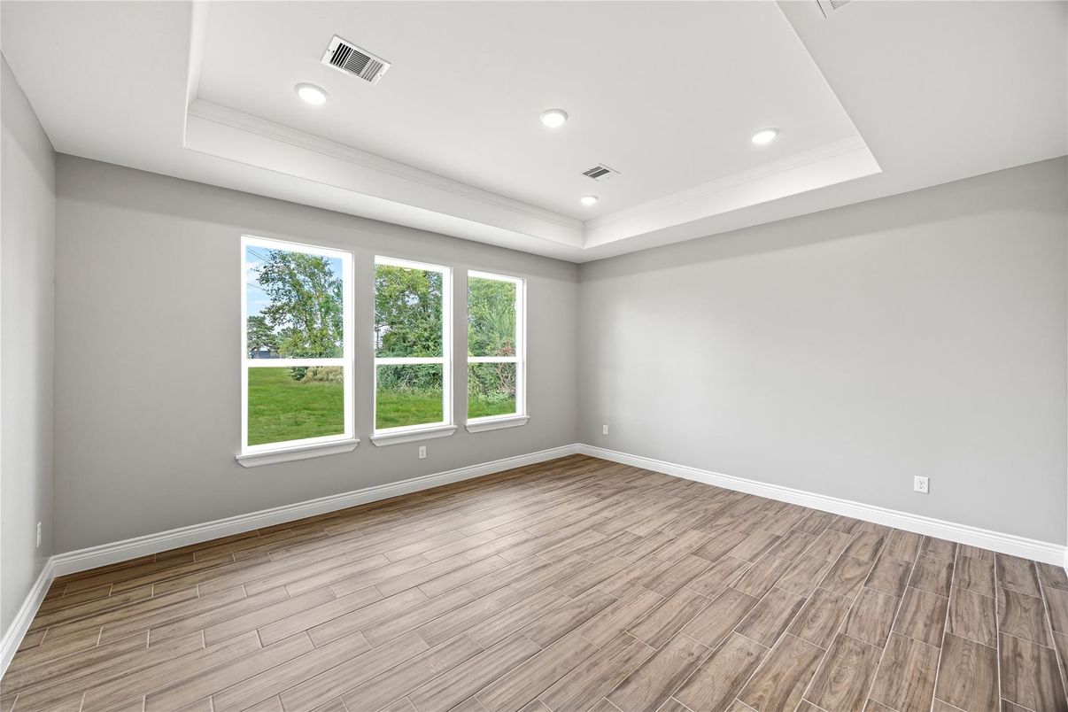 Empty room, Interior, Recessed Lighting, Wood Texture Flooring