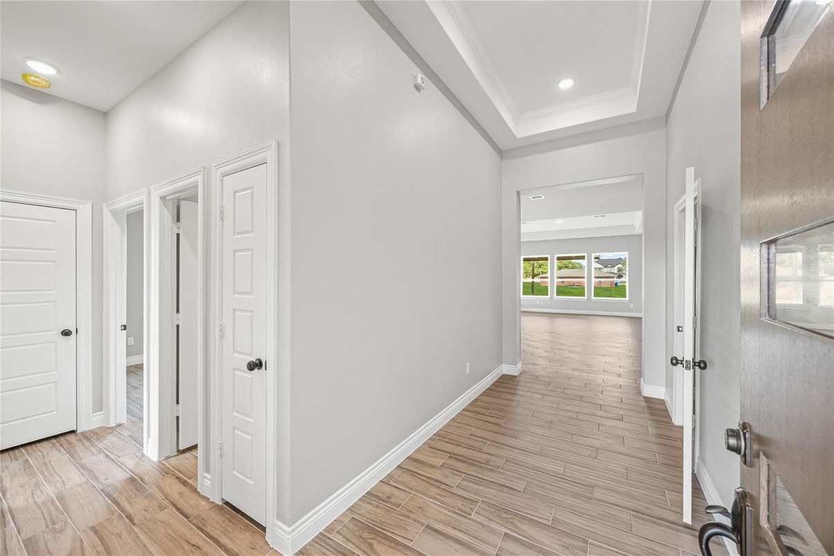 Interior, Recessed Lighting, Wood Texture Flooring