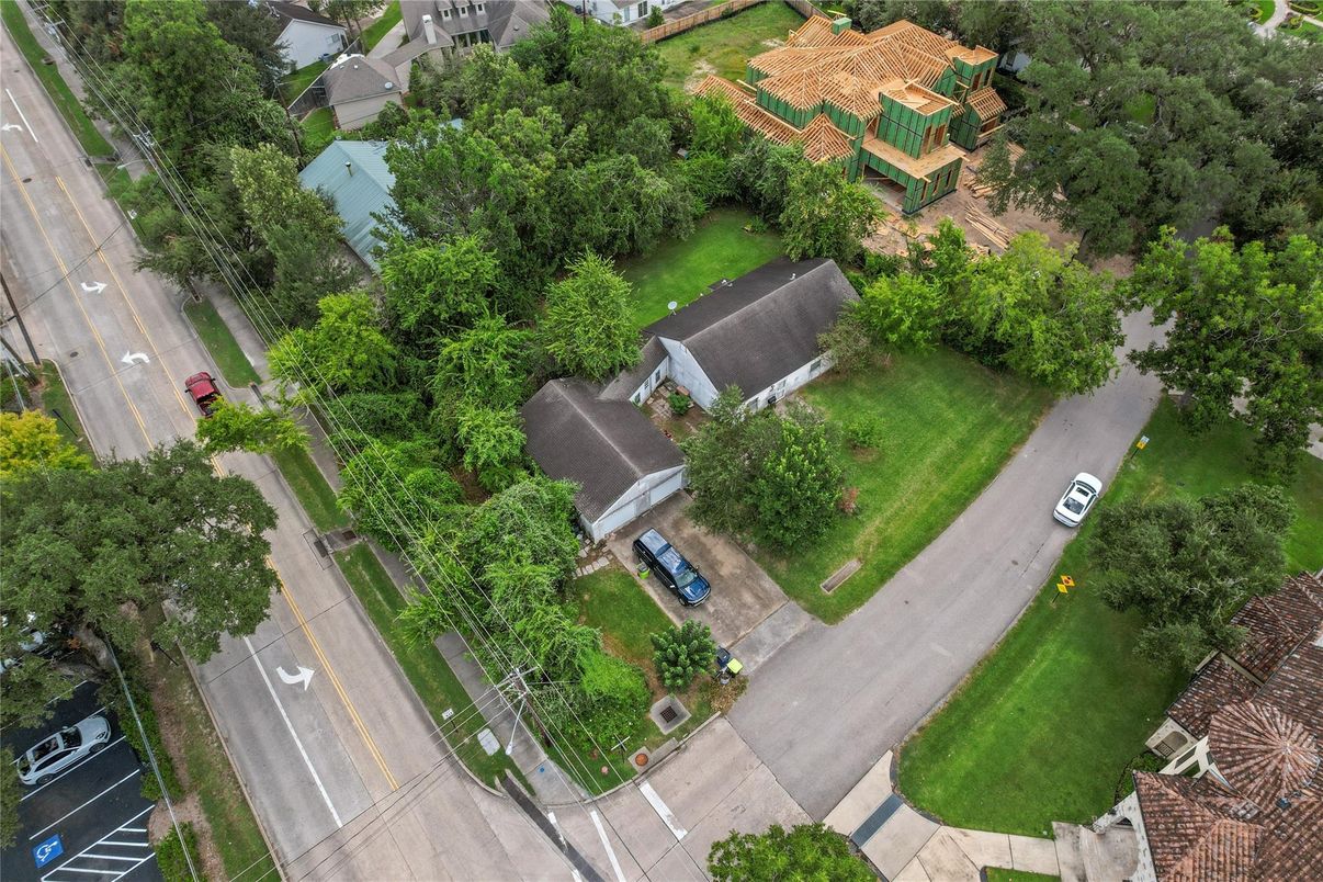 Exterior, Drone