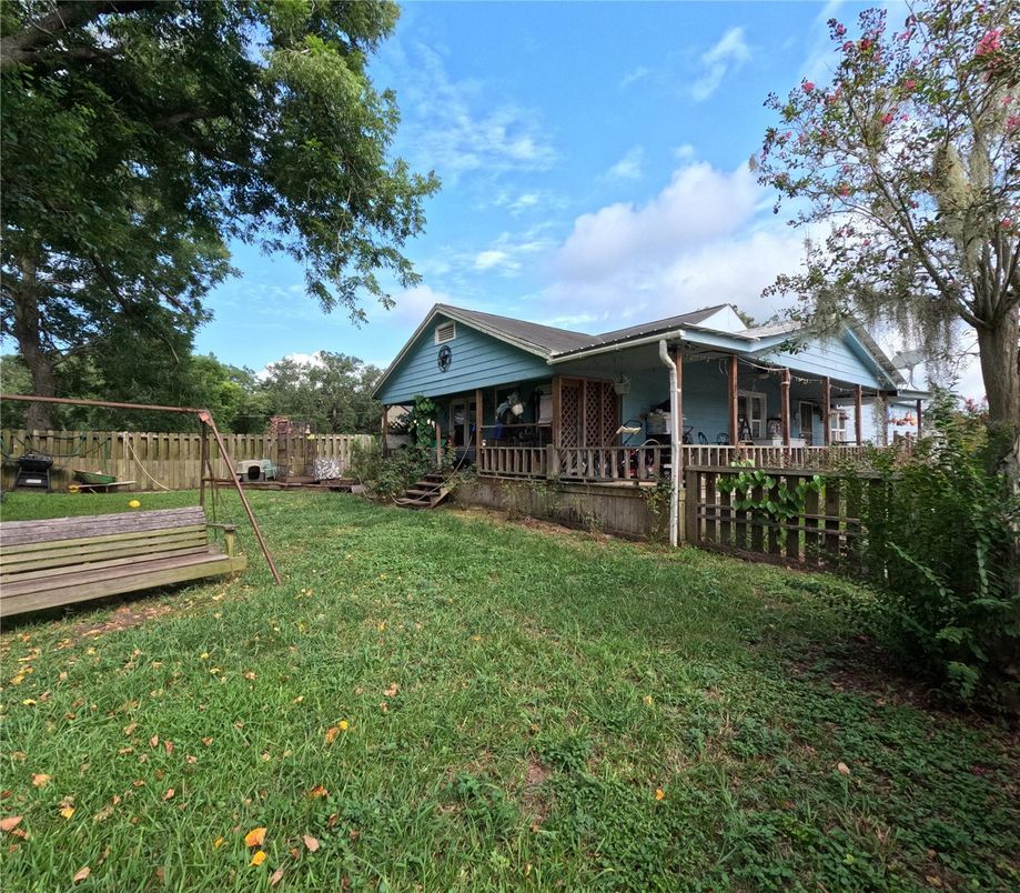 Backyard, Exterior