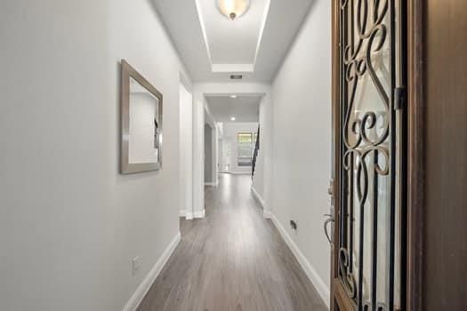 Interior, Recessed Lighting, Wood Texture Flooring