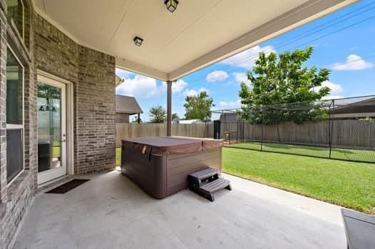 Exterior, Hot Tub