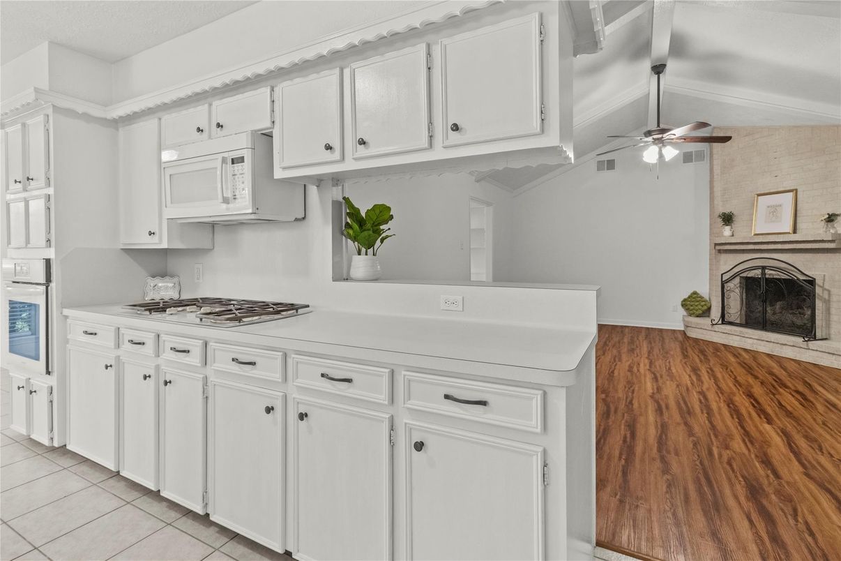 Fireplace, Interior, Kitchen, Wood Texture Flooring