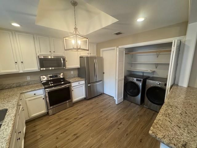 Interior, Pendant Lights, Recessed Lighting, Washer, Wood Texture Flooring