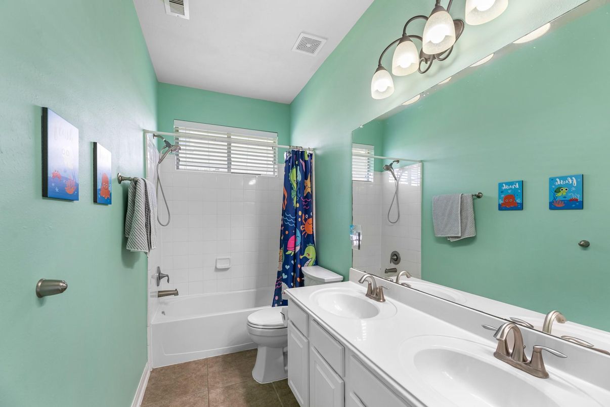 Bathroom, Dual Sink Vanities, Interior