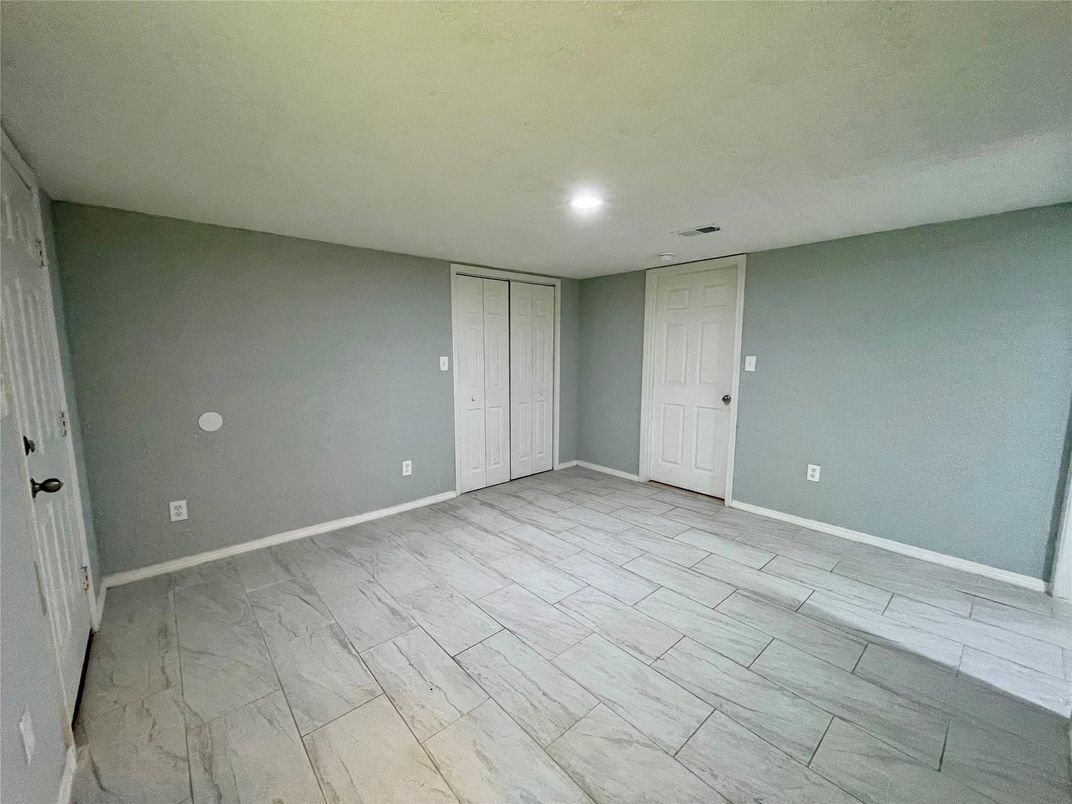 Empty room, Interior, Marble, Recessed Lighting
