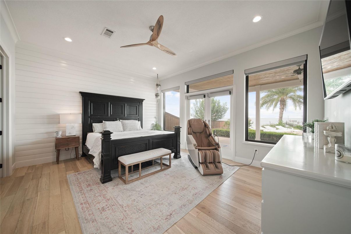 Bedroom, Interior, Recessed Lighting, Water, Wood Texture Flooring
