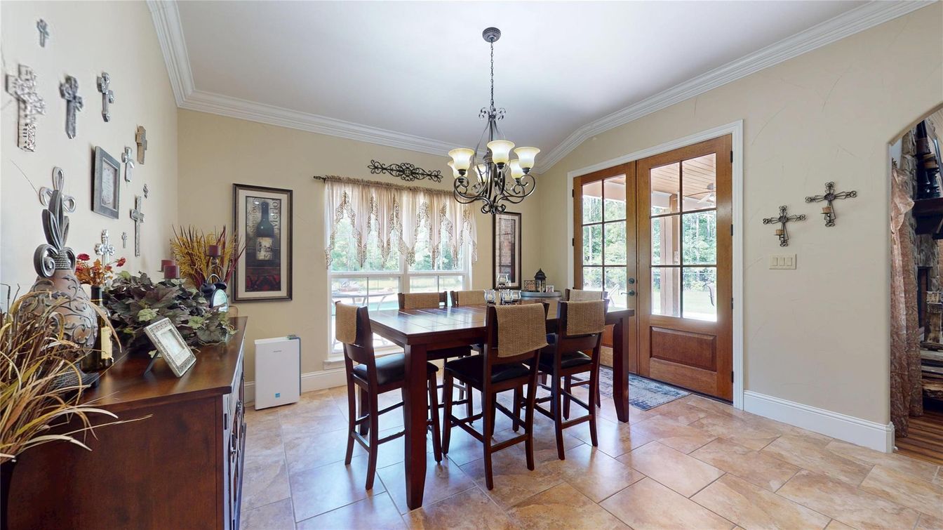 Chandelier, Dining room, Interior