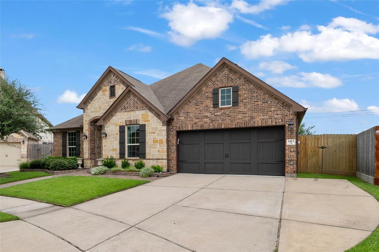 Attached, Exterior, Facade, Brick Facade, Brick Traditional