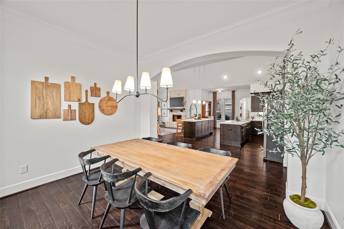 Dining room, Interior, Kitchen, Recessed Lighting, Wood Texture Flooring