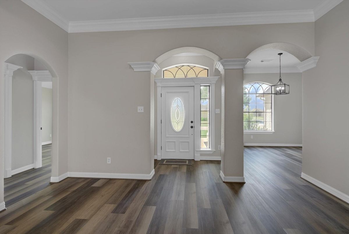 Interior, Pendant Lights, Wood Texture Flooring