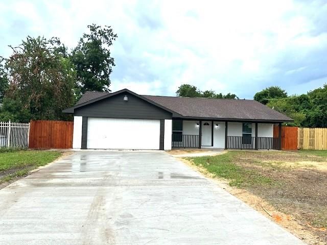 Attached, Backyard, Exterior, Facade, Ranch