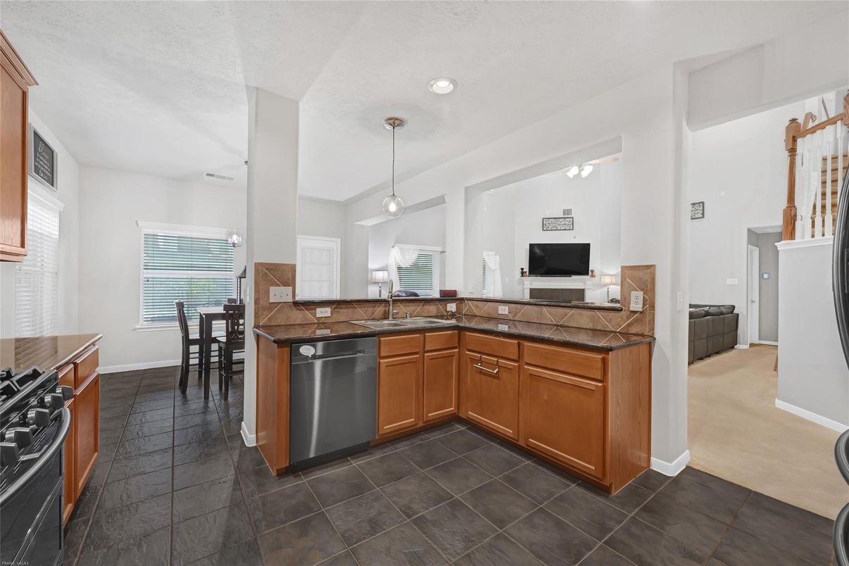 Dining room, Interior, Kitchen, Pendant Lights, Tile Countertops