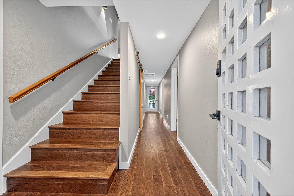 Interior, Recessed Lighting, Wood Texture Flooring