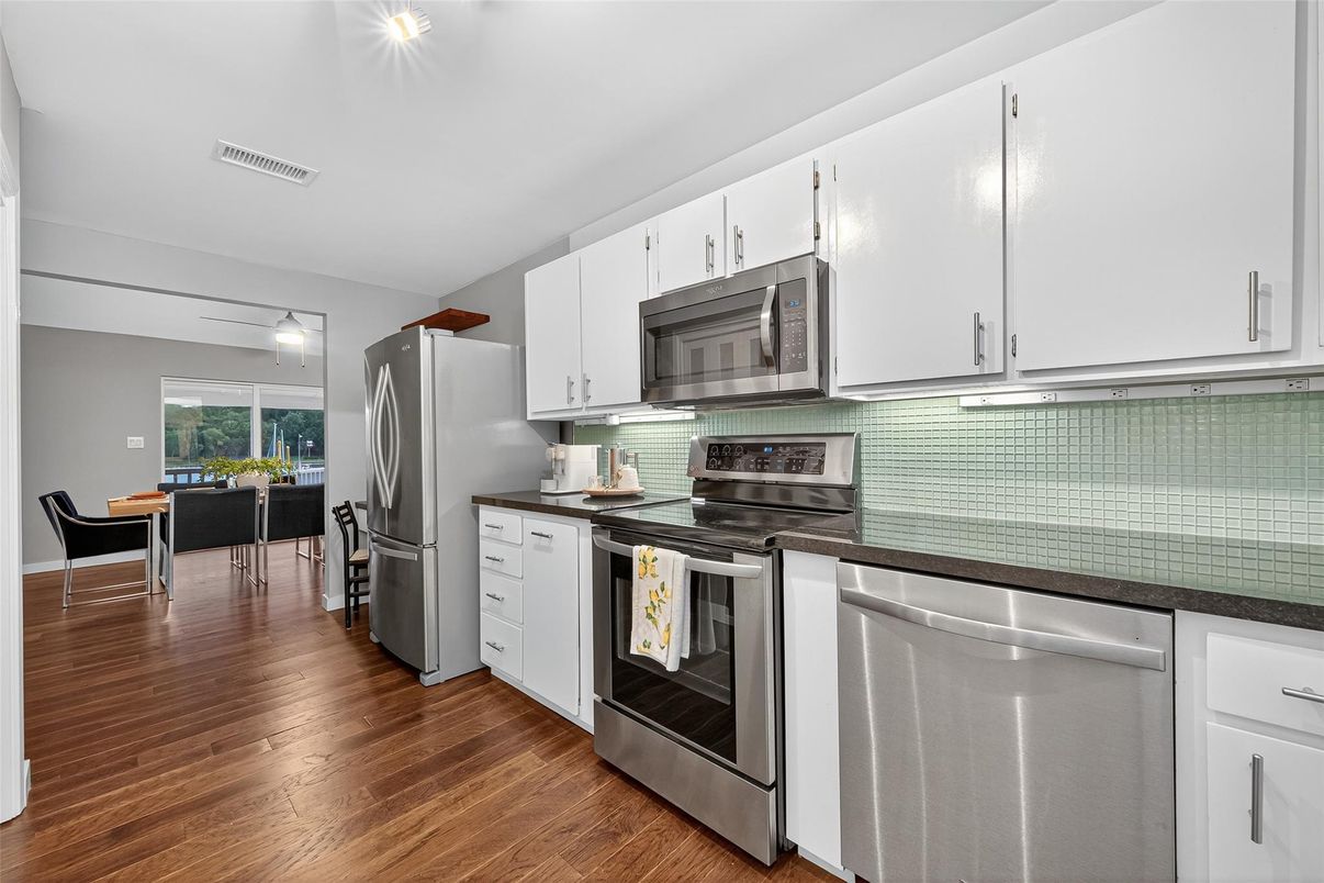 Dining room, Interior, Kitchen, Stainless Steel Appliances, Wood Texture Flooring