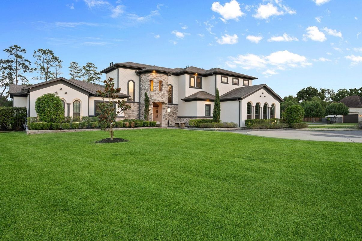 Backyard, Exterior, Facade, Mediterranean