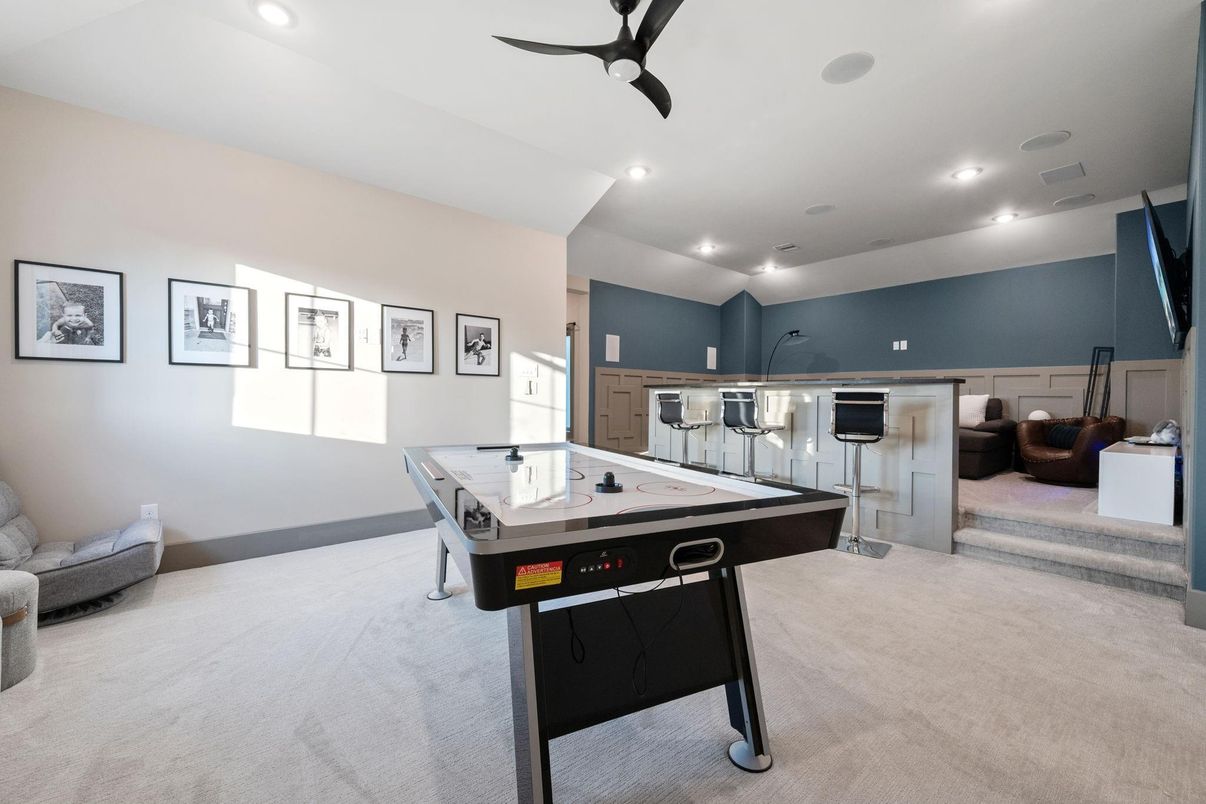 Billiard Table, Game Room, Interior, Recessed Lighting