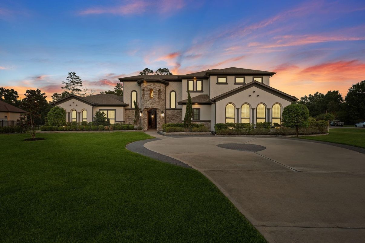 Backyard, Exterior, Facade, Mediterranean
