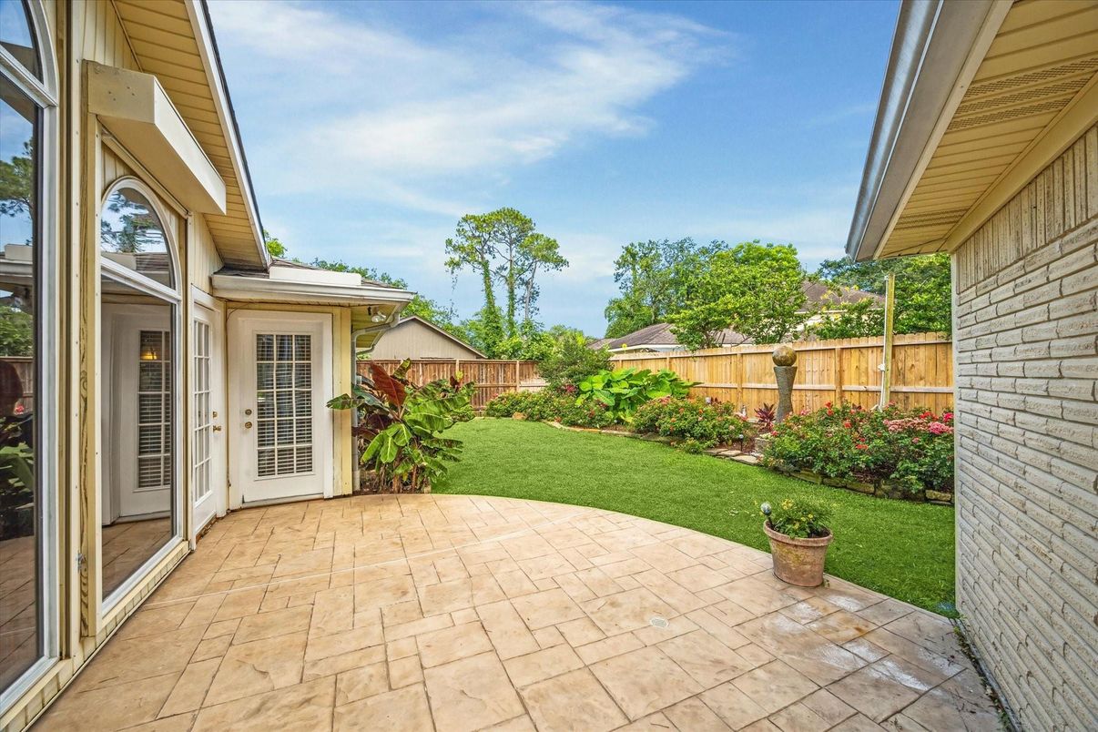 Backyard, Exterior