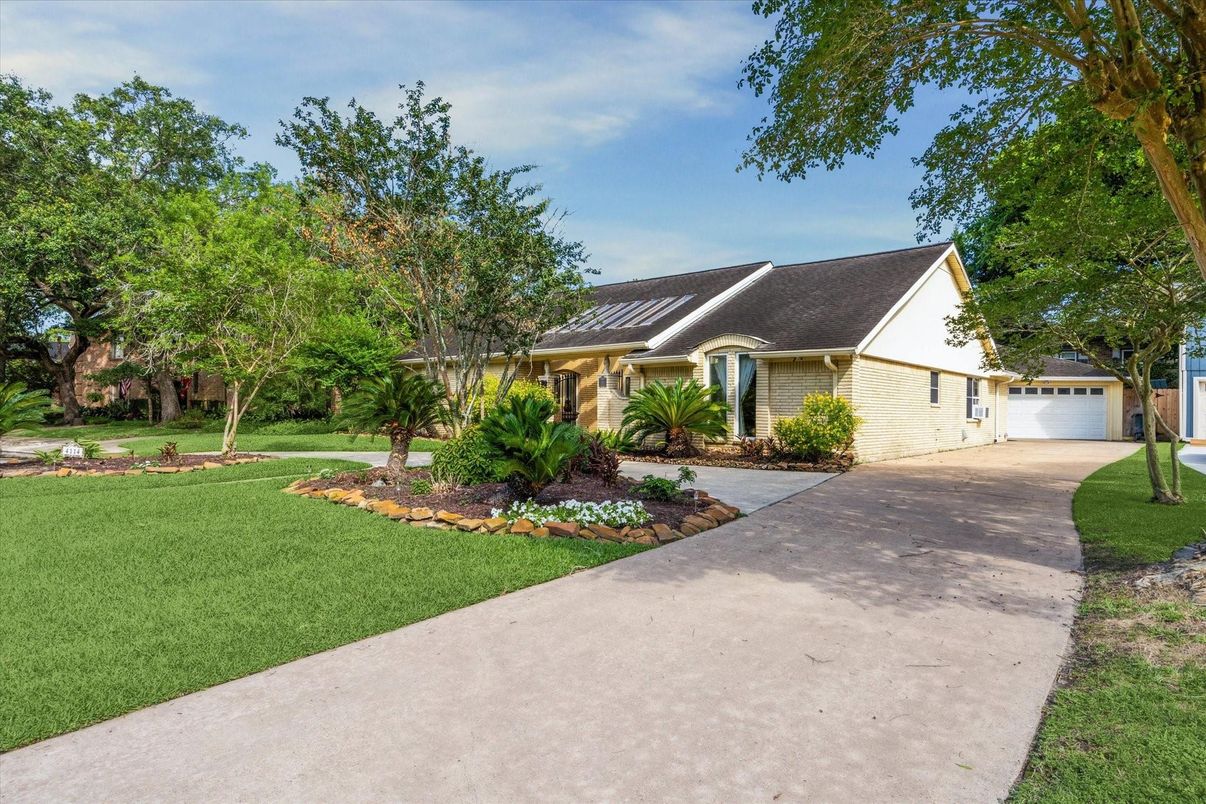 Backyard, Detached Garage, Exterior, Solar Panels