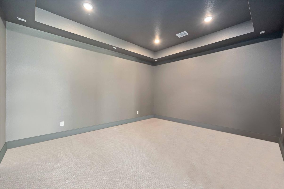 Empty room, Interior, Recessed Lighting