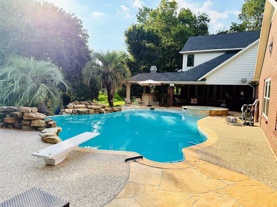 Exterior, Pool