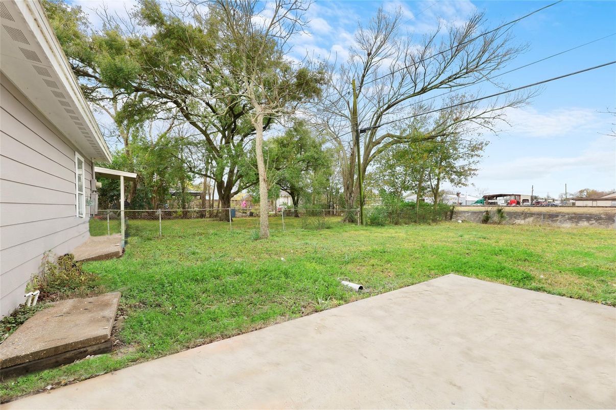 Backyard, Exterior