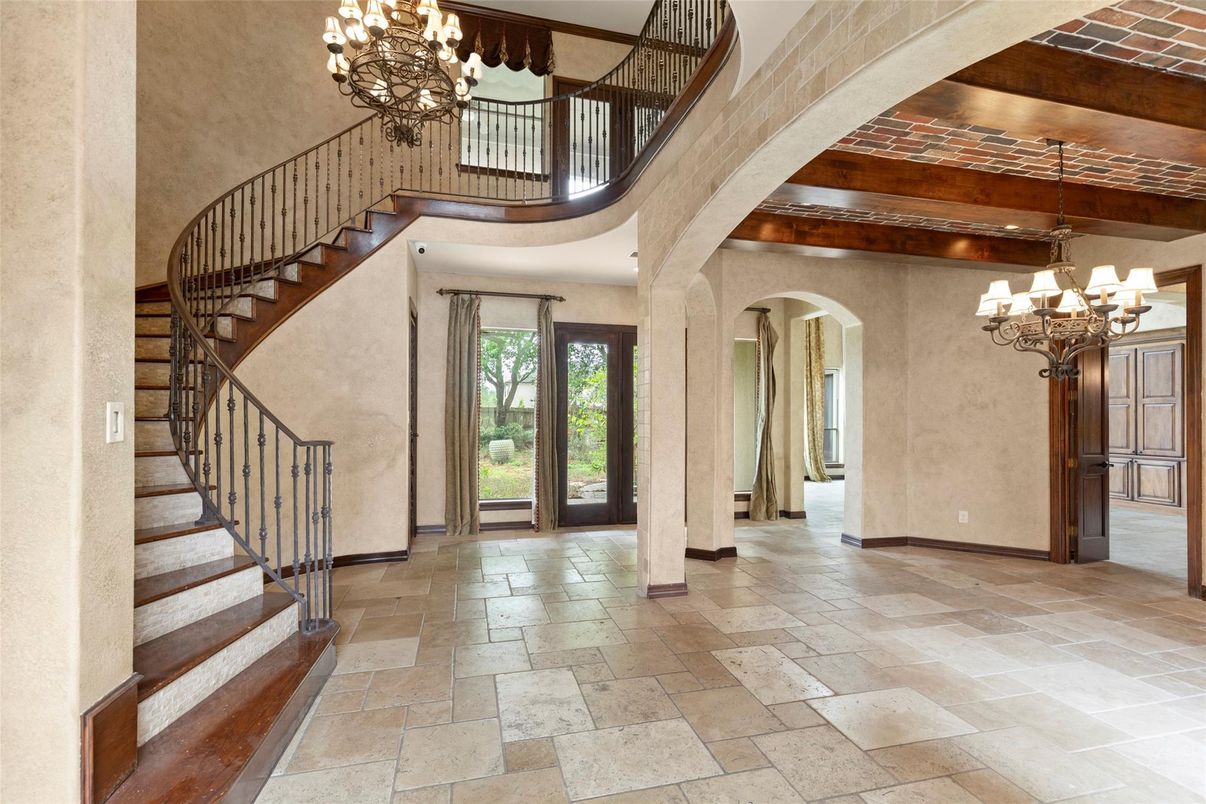 Chandelier, Interior, Wooden Beams
