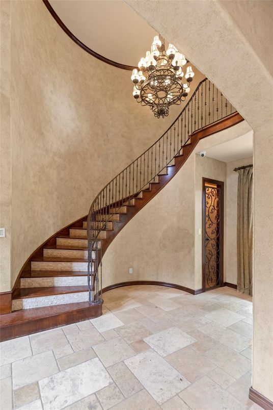 Chandelier, Interior
