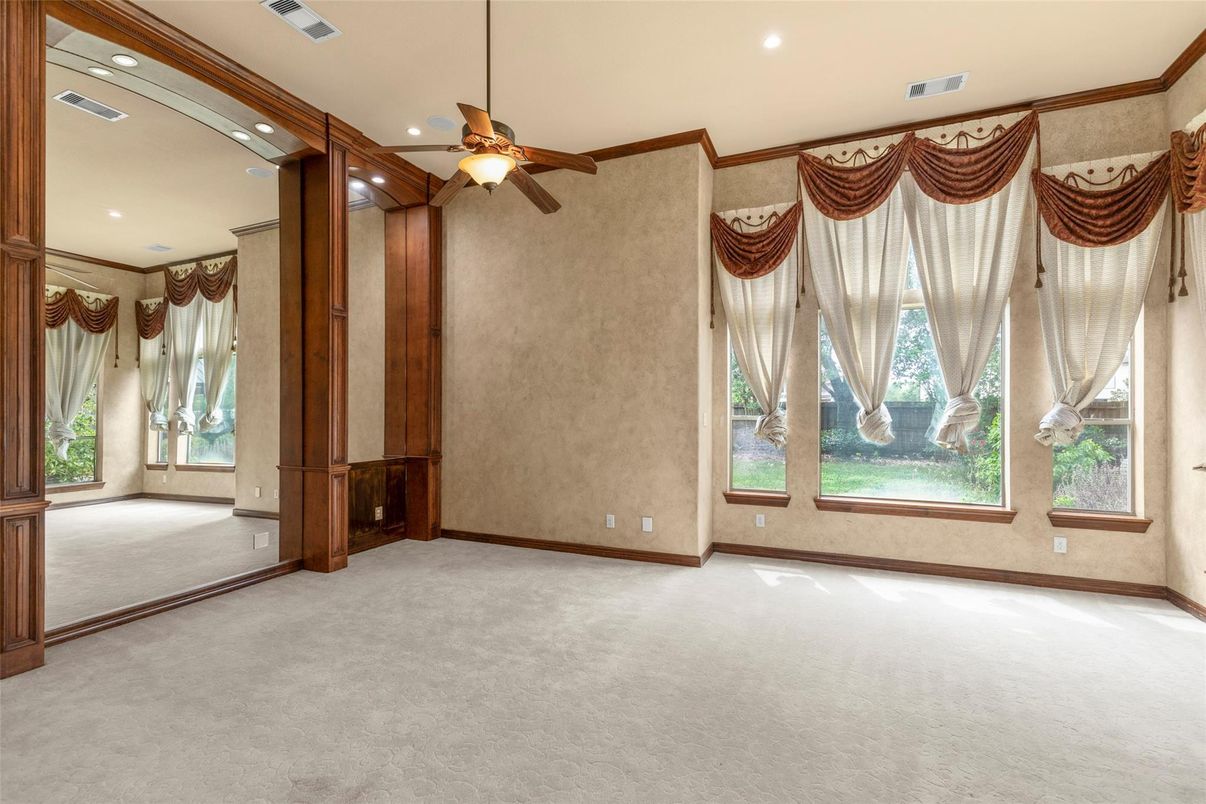 Empty room, Interior, Recessed Lighting
