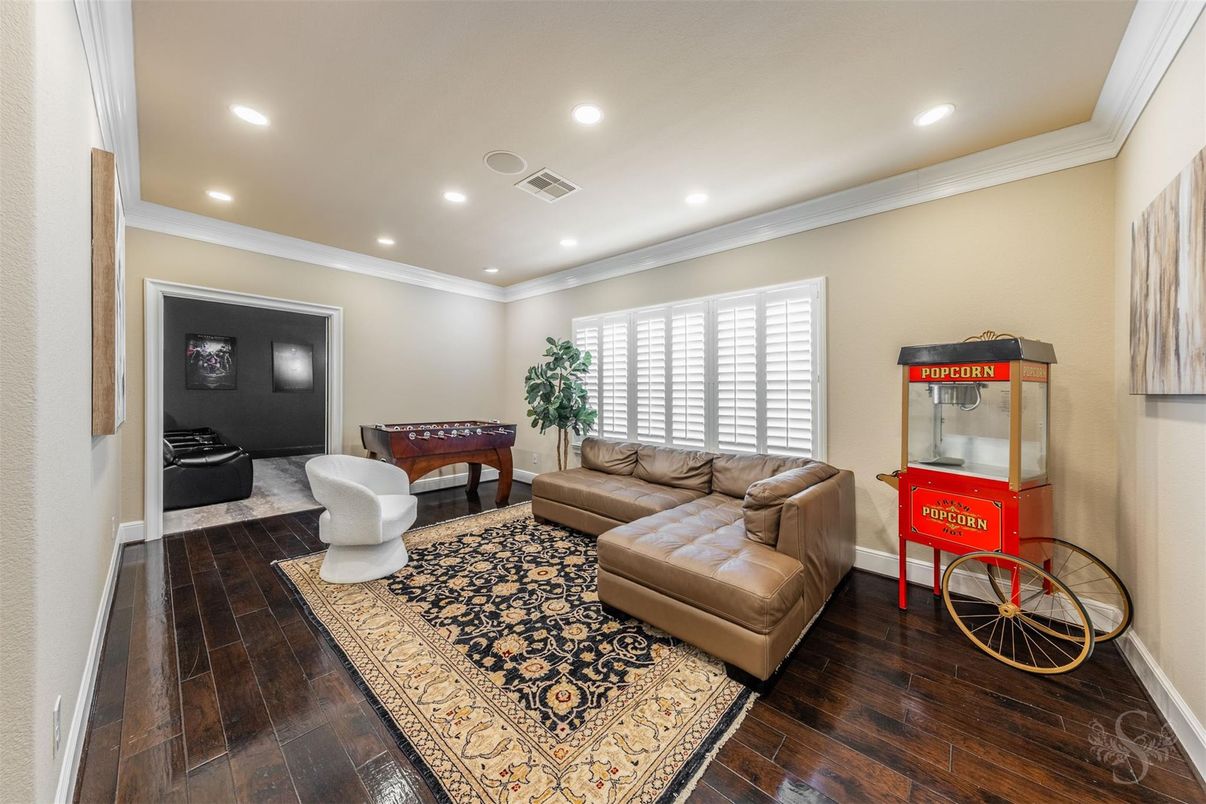 Game Room, Interior, Living room, Recessed Lighting, Wood Texture Flooring