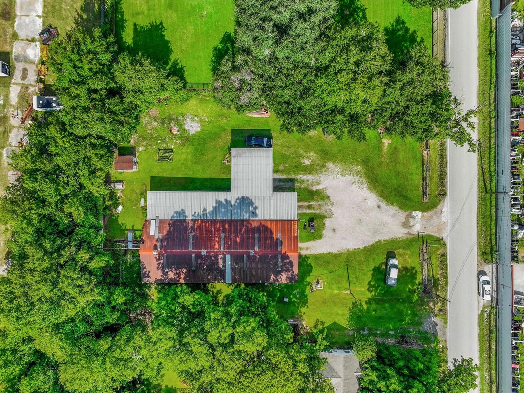 Exterior, Drone