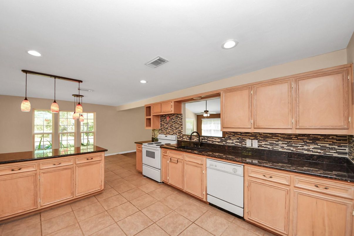 Interior, Kitchen, Pendant Lights, Recessed Lighting