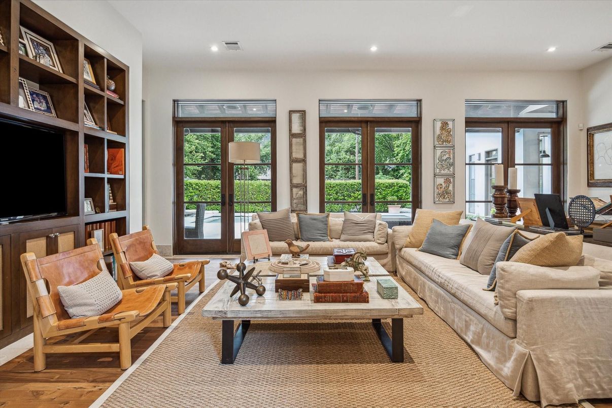 Interior, Living room, Recessed Lighting, Wood Texture Flooring