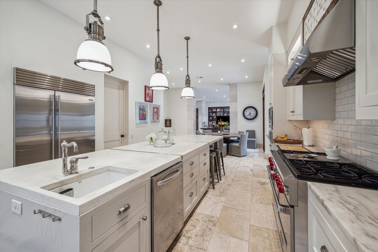 Dining room, Interior, Kitchen, Pendant Lights, Recessed Lighting, Stainless Steel Appliances