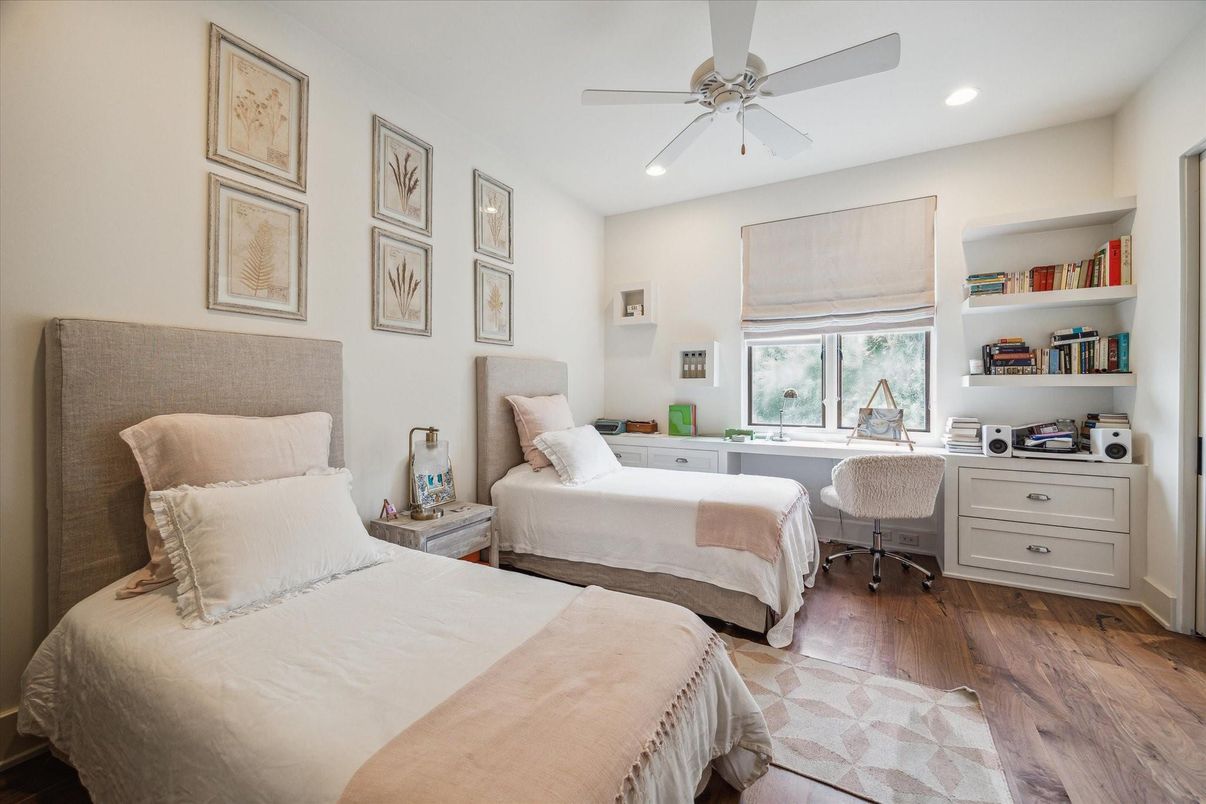 Bedroom, Home Office, Interior, Recessed Lighting, Wood Texture Flooring