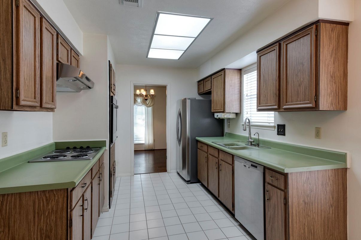 Chandelier, Interior, Kitchen