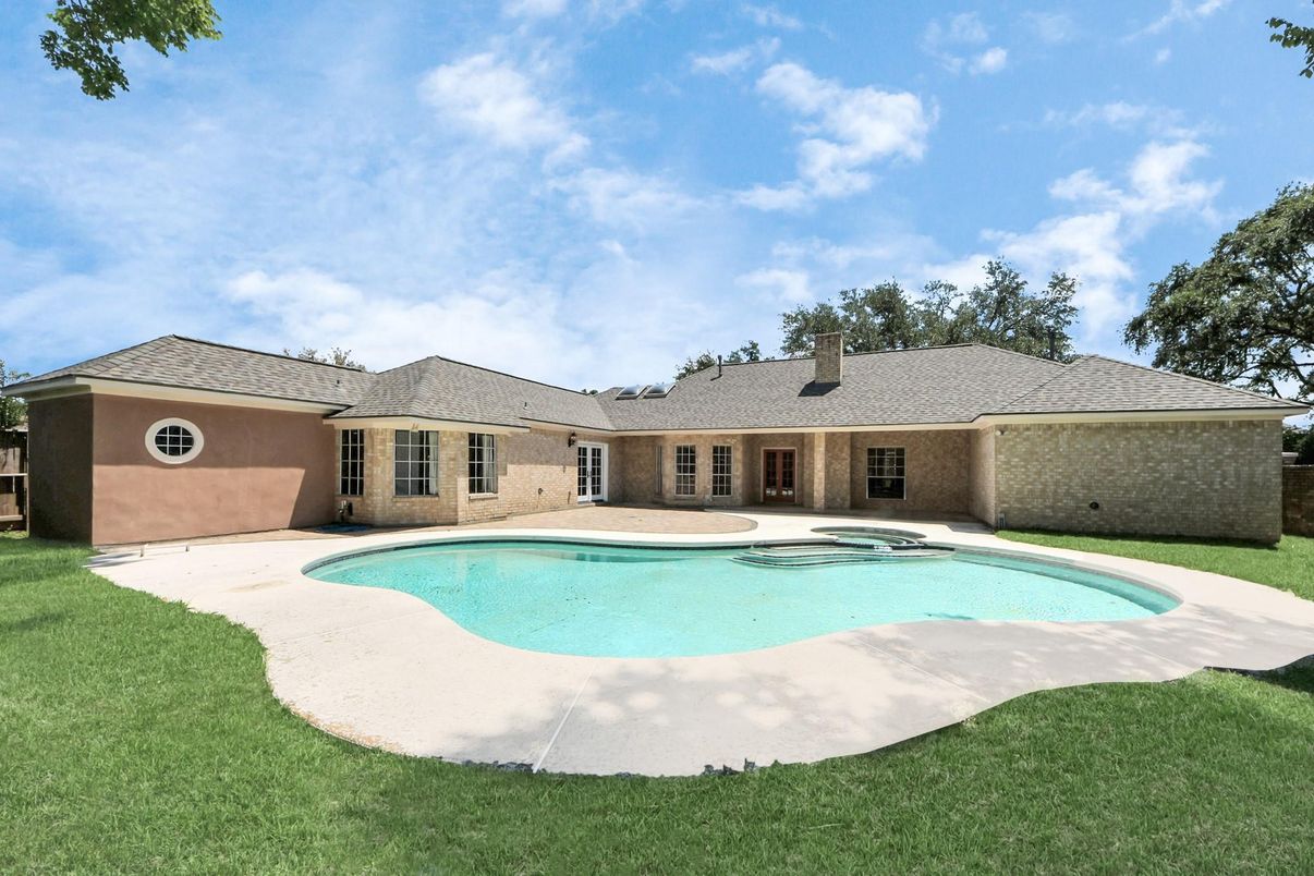 Backyard, Exterior, Pool