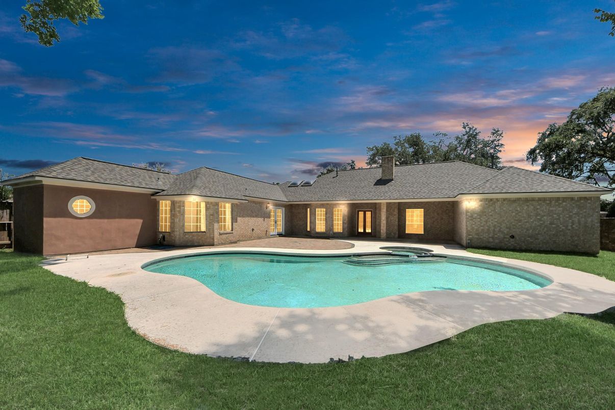 Backyard, Exterior, Pool