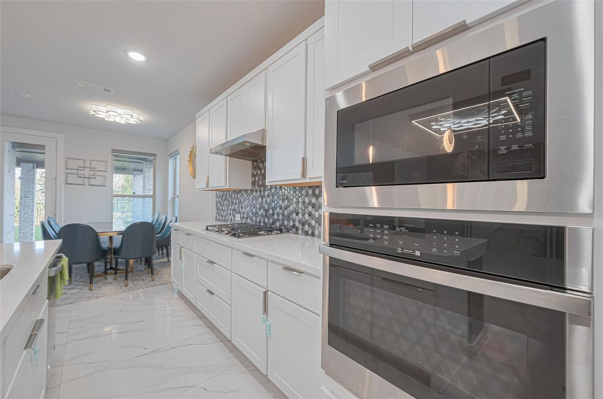 Dining room, Interior, Kitchen, Marble, Recessed Lighting, Stainless Steel Appliances