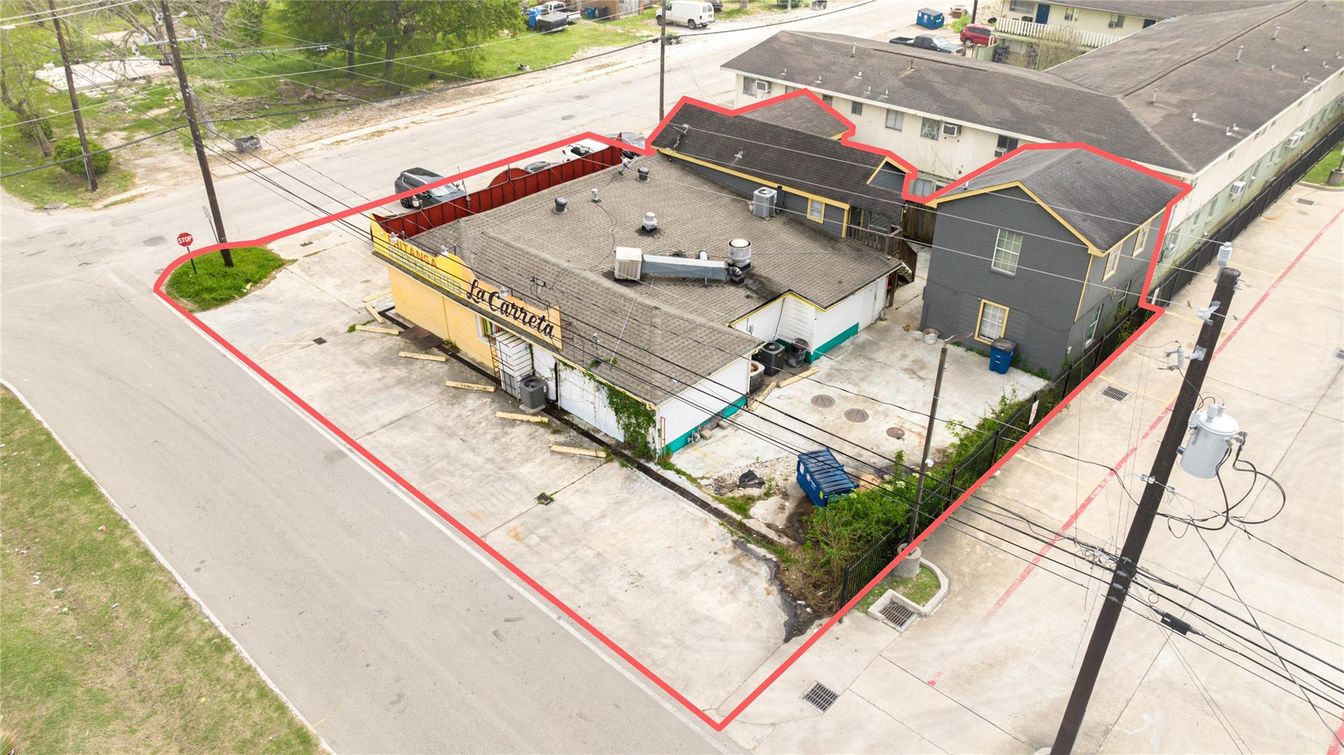 Exterior, Drone