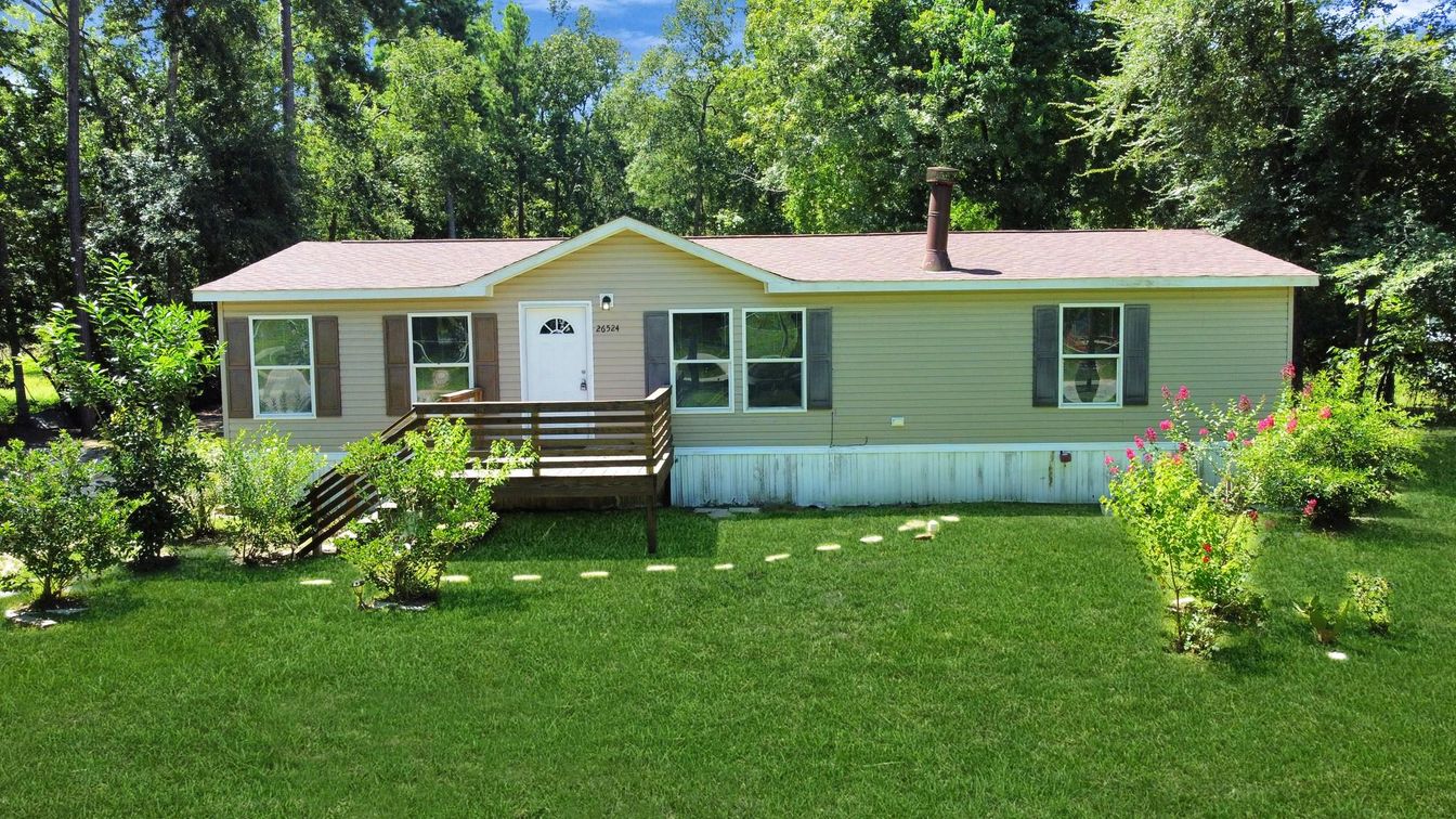Backyard, Exterior, Facade, Ranch