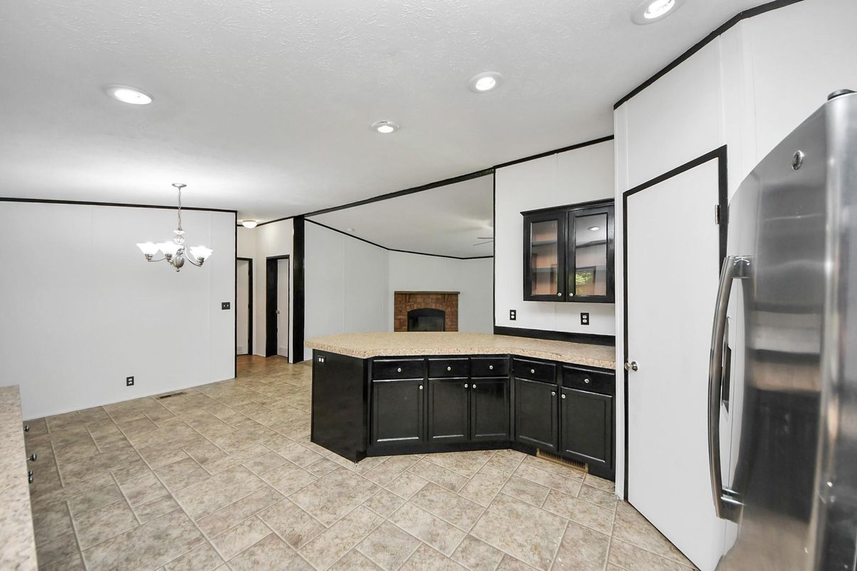 Chandelier, Interior, Kitchen, Recessed Lighting, Stainless Steel Appliances