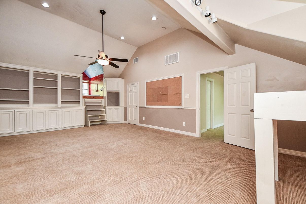 Empty room, Interior, Recessed Lighting