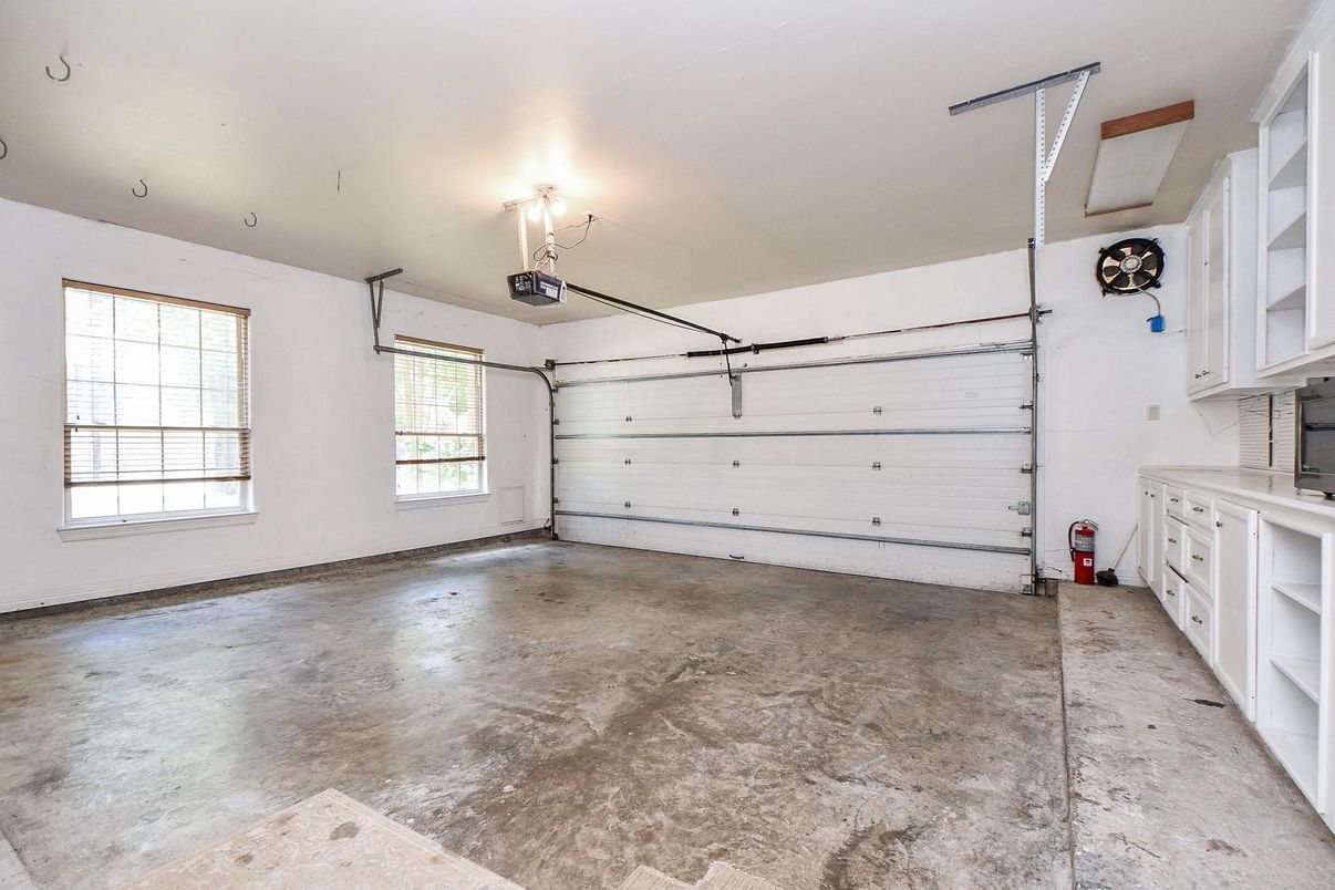Garage, Interior