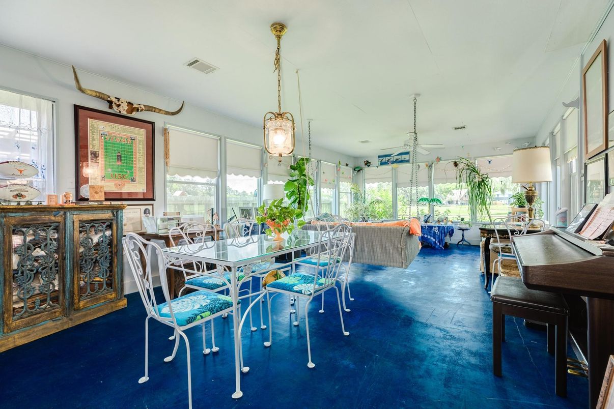 Dining room, Interior, Living room, Pendant Lights, Piano