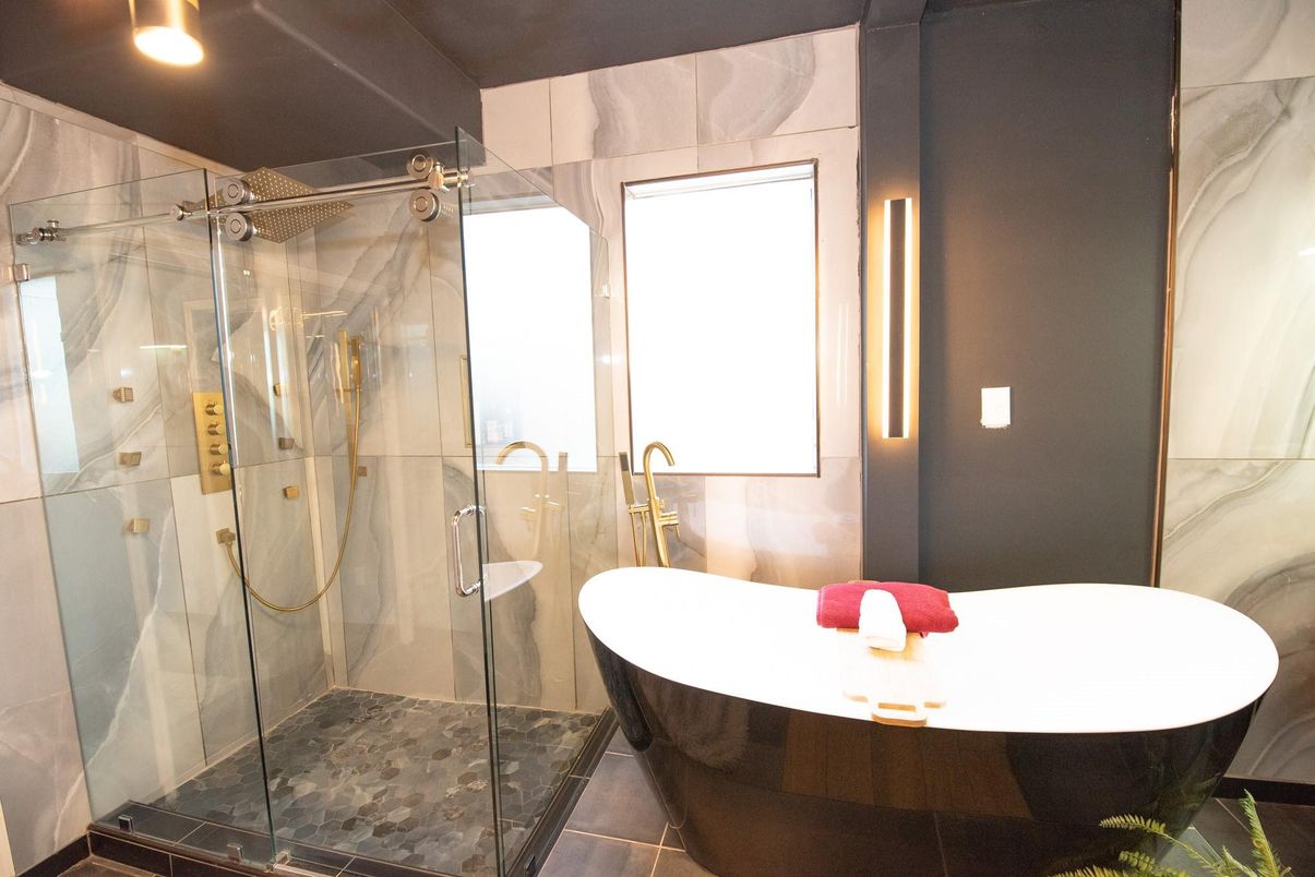 Bathroom, Free Standing Baths, Glass Shower, Interior, Recessed Lighting